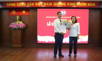 Lễ kết nạp Đảng viên chi bộ 6
